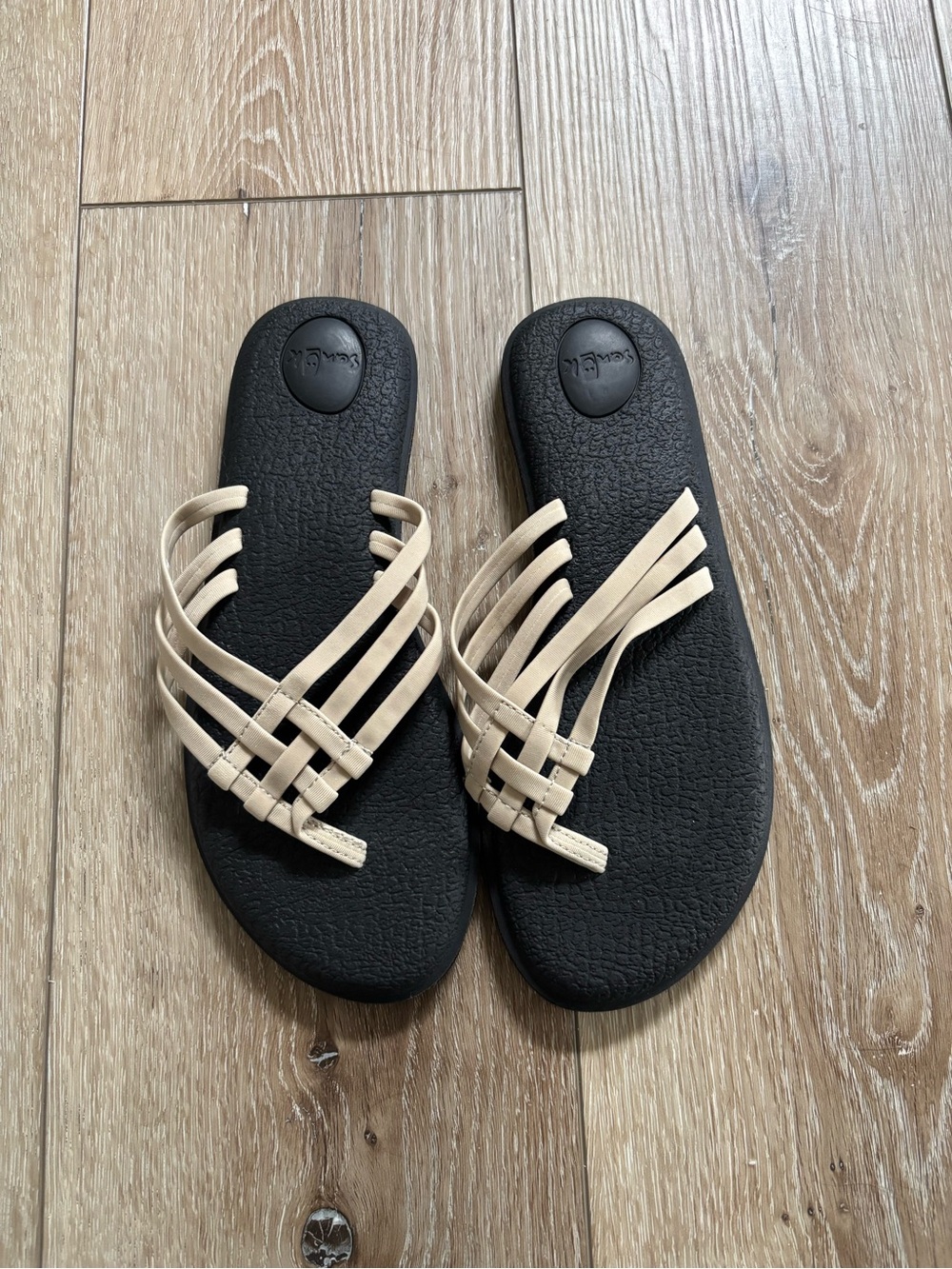 Sanuk Yoga Sandy sandals  size 7